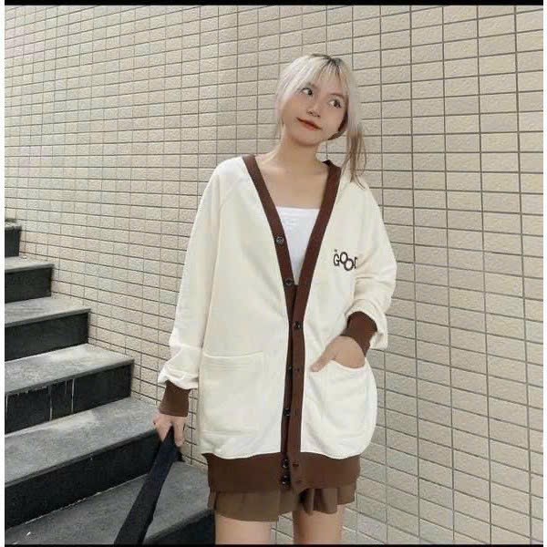 Hình ảnh Áo Khoác Cardigan Nam Nữ Form Rộng Chất Nỉ Mềm Mịn In Chữ Nổi GOODs Mẫu Mới Được Nhiều Bạn Trẻ Yêu Thích, Áo khoác Cardigan Nỉ Bông Thêu GOODS Phối Viên Nâu Cúc Gài PHONG CÁCH Hàn Quốc Cao Cấp Sau Lưng In Hình Cute, Áo khoác ngoài dài tay