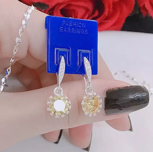 Bông tai mặt đá tròn chất liệu bạc MS162a