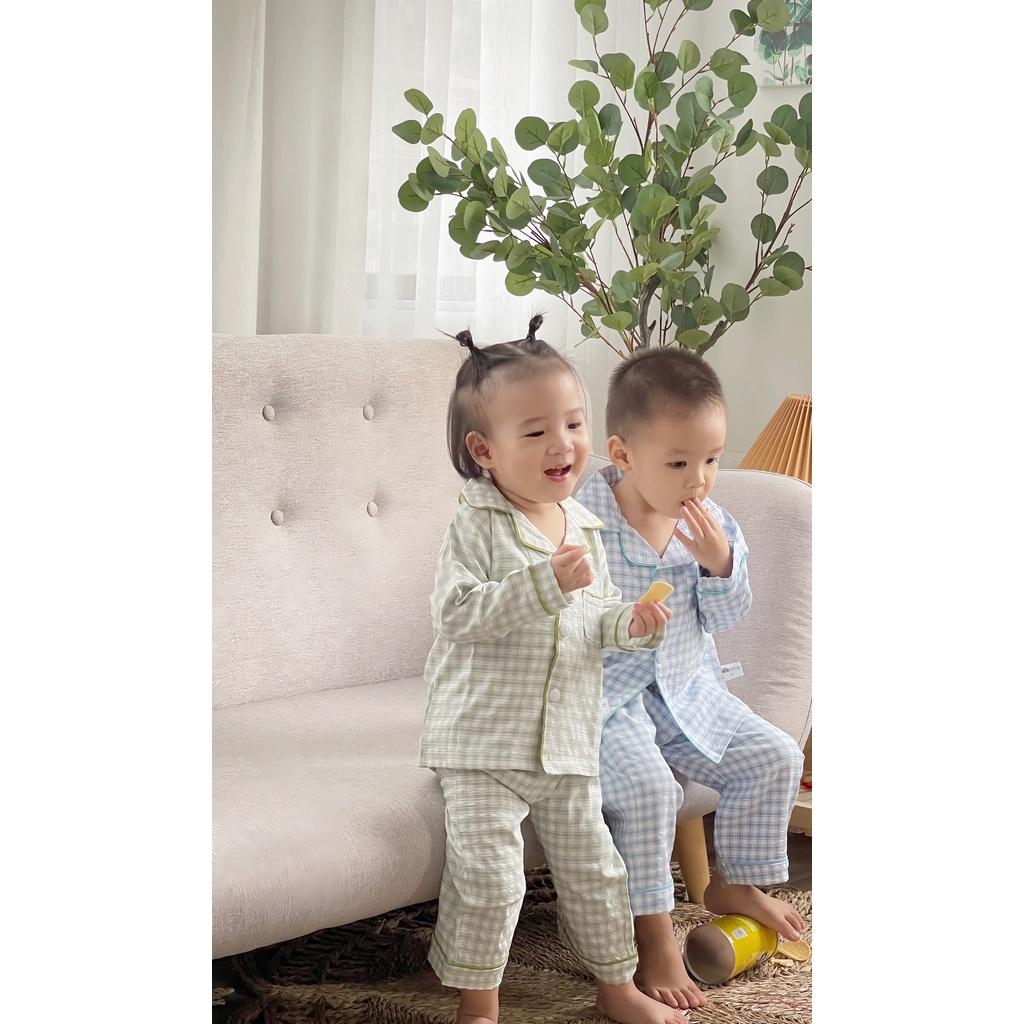 Đồ bộ dài tay pijama bé trai, bé gái Magickids kẻ caro dễ thương chất kẻ xốp Hàn Quốc Đồ ngủ mẫu mới 2022 BR22028