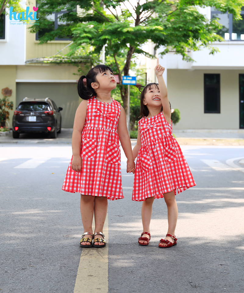 Váy bé gái thô kẻ cổ tròn, đính nơ Haki HK511, đầm thiết kế cho bé gái từ 0-8 tuổi (khoảng 10-27kg), hàng xuất khẩu Canada