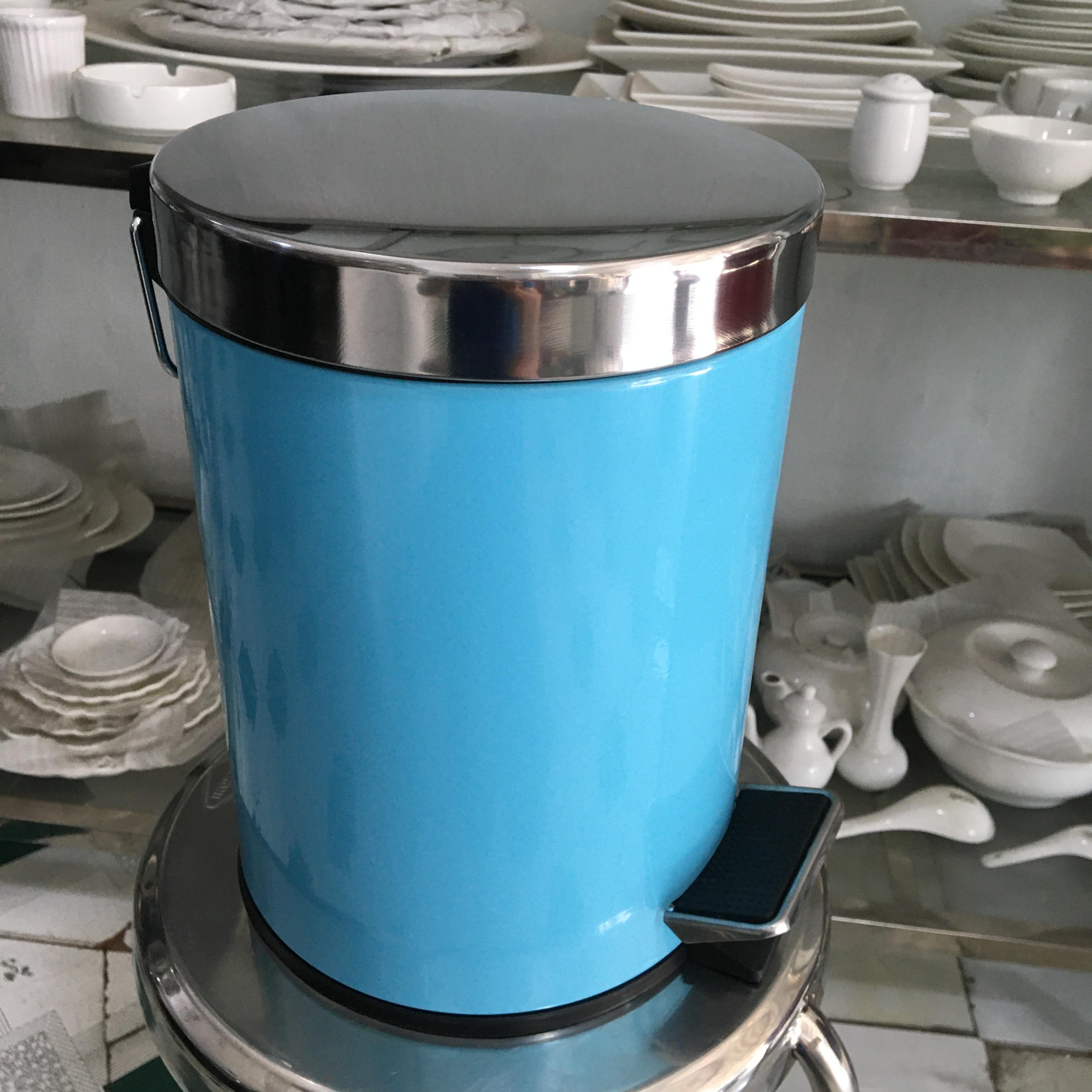 Thùng rác inox chân đạp loại 5 lít, màu xanh ngọc được dùng trong phòng, toilet