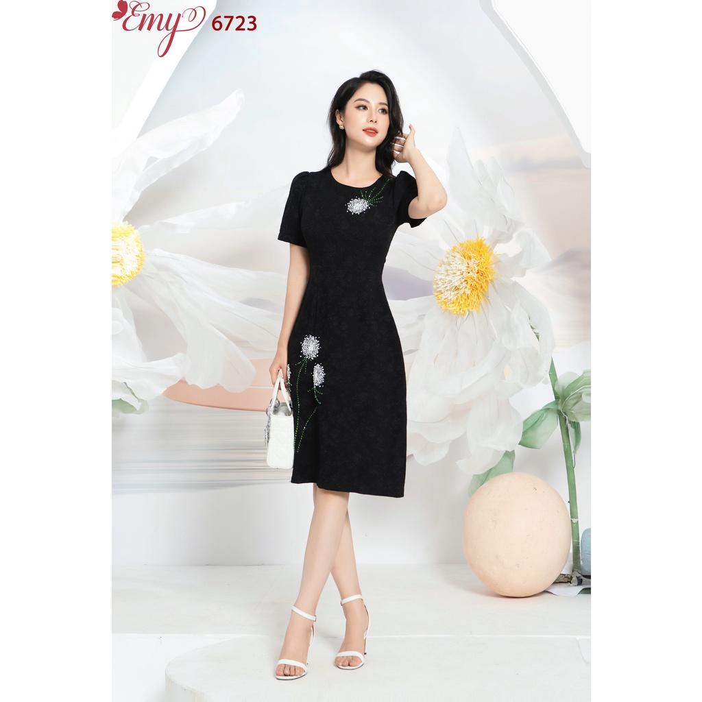 Đầm EMY EM6723 Suông A Cổ Tròn