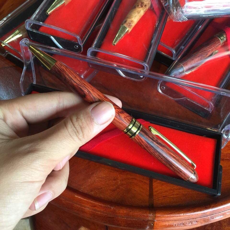 Bút bi gỗ sưa cao cấp lắp xoáy