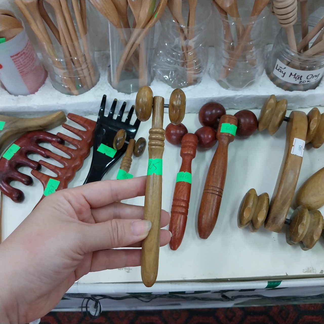 Con lăn massage mặt, mũi bằng Gỗ Bách Xanh