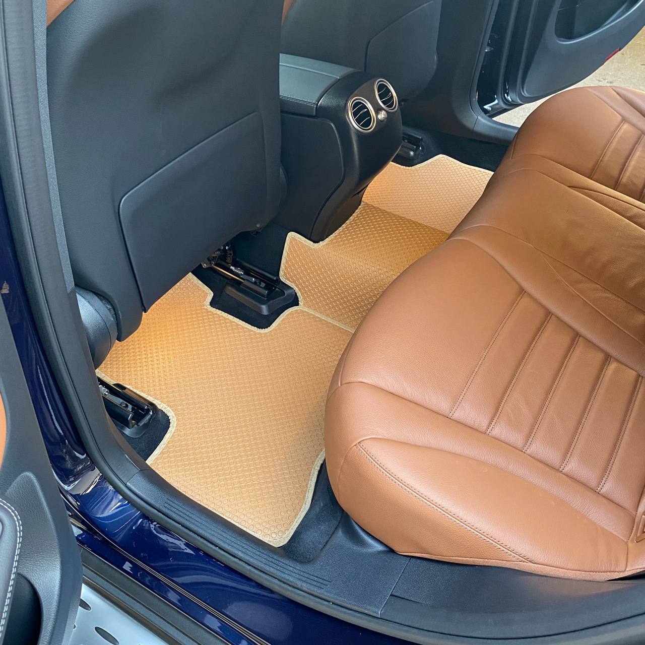 Thảm lót sàn ô tô Uban cho xe Mercedes Benz GLC - Nhập khẩu Thái lan