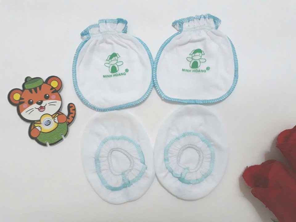 Đồ Sơ Sinh Gồm 5 Bộ Bao Tay Chân Chun Cho bé Trai Và Gái 0-3 tháng ( Vải Cotton Màu Minh Triều )