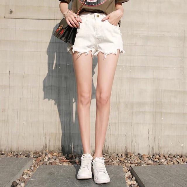 Short jean lai tua đen- trắng