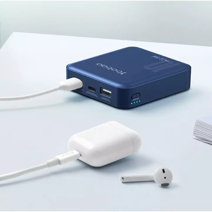 Pin sạc dự phòng Yoobao M4PD 10000mAh, sạc nhanh 20W, QC3.0 nhỏ gọn thuận tiện mang đi cho các chuyến du lịch, công tác xa. Là trợ thủ đặc lực cho điện thoại của bạn