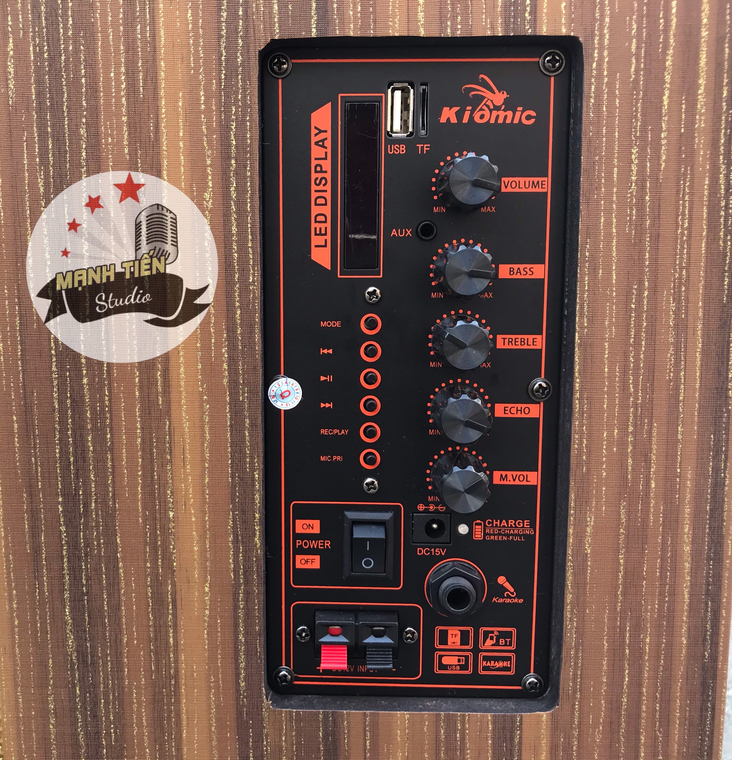 Loa kéo di động 2 tấc Kiomic K89 - Loa kéo hát karaoke - Đầy đủ cổng kết nối - Tặng kèm 2 micro UHF - Công suất cao, chất lượng âm thanh cực chuẩn - Hàng nhập khẩu