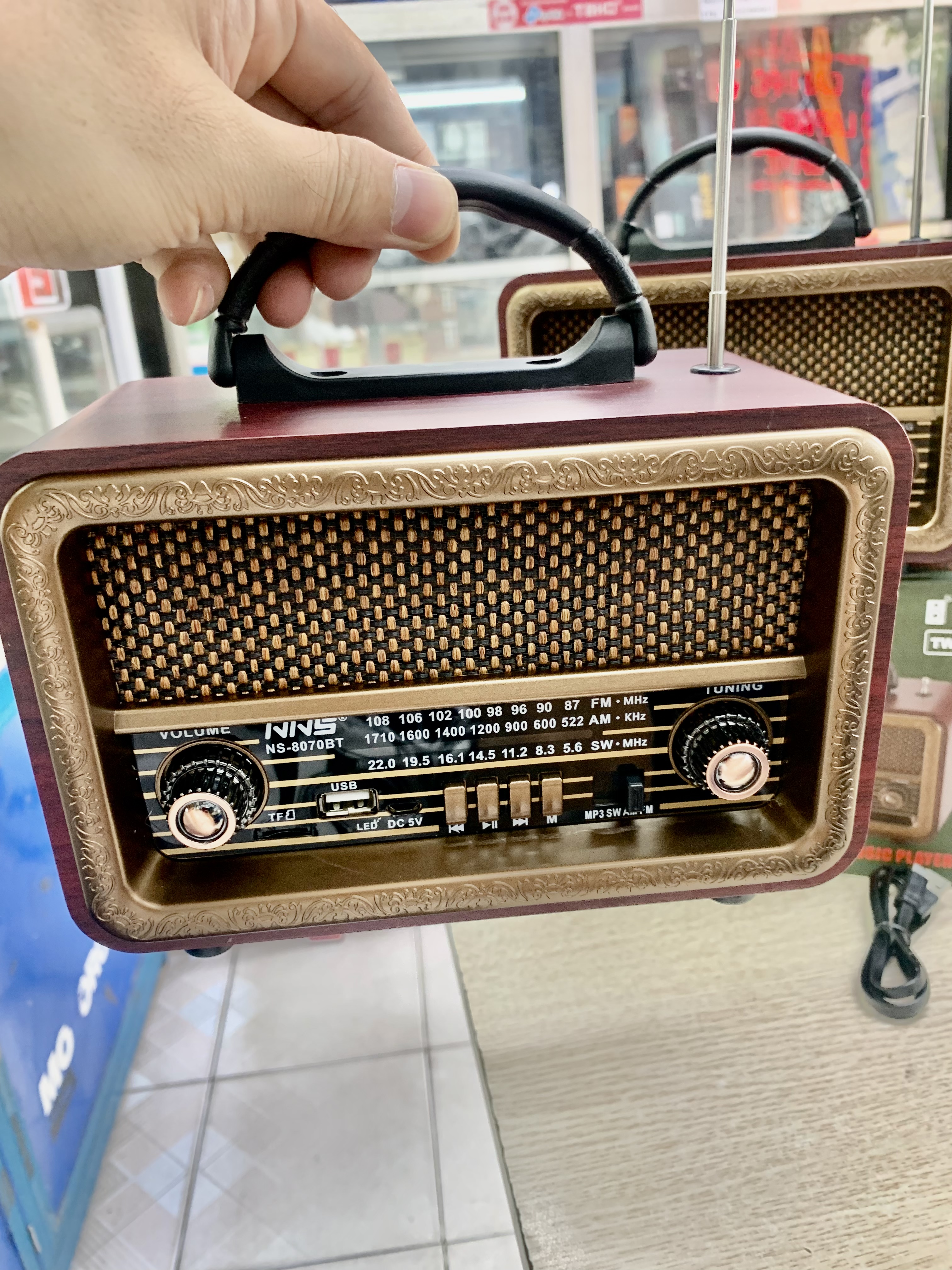 Đài FM Bluetooth5.0/USB/TF DC-1800BT Đài phát thanh cổ điển Sang trọng -Fm Am Sw 3 băng tần với USB Sd Tf Mp3 Radio vân gỗ-Hàng Chính Hãng