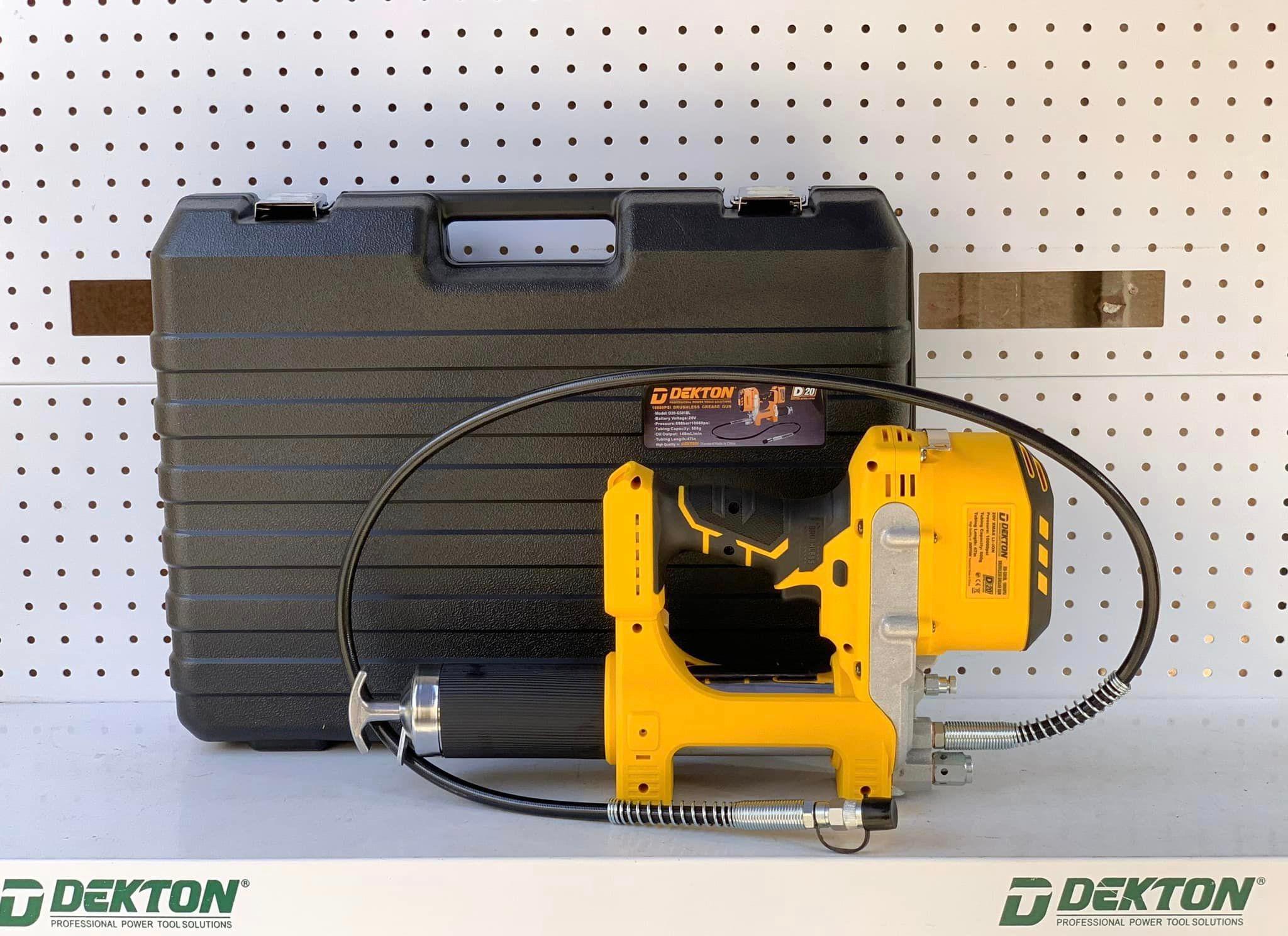 BỘ MÁY BƠM MỠ PIN 21V (ĐỘNG CƠ KHÔNG CHỔI THAN) KÈM PIN 4.0AH EVE D20-GS01BL DEKTON - HÀNG CHÍNH HÃNG