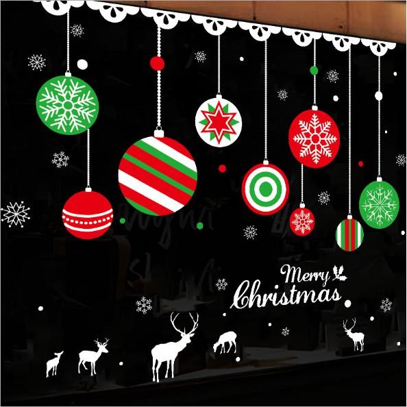 Decal trang trí tường Noel - Rèm dây Trái Châu Xanh Đỏ phong cách