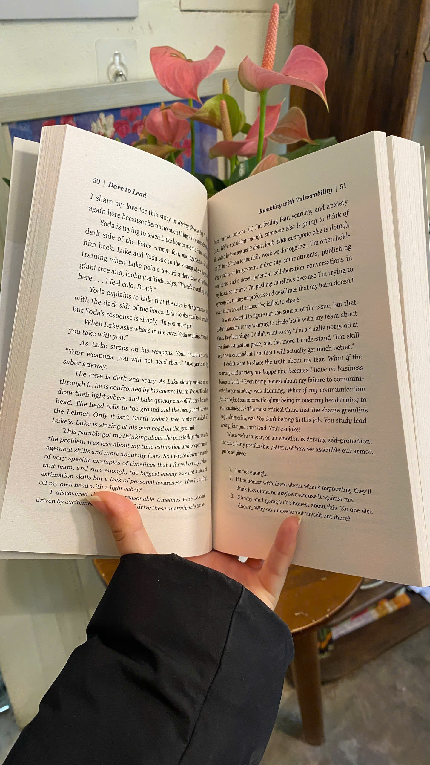 Sách - Dare to Lead by Brene Brown | Business / Self Help / Ngoại văn Kinh tế, Lãnh đạo / Nhập khẩu