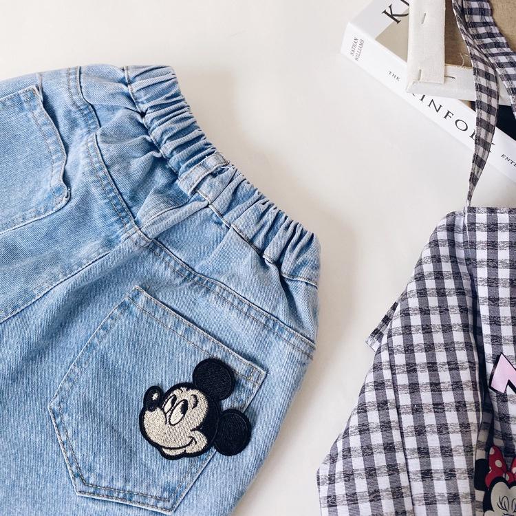 Quần short jean mickey dễ thương cho bé