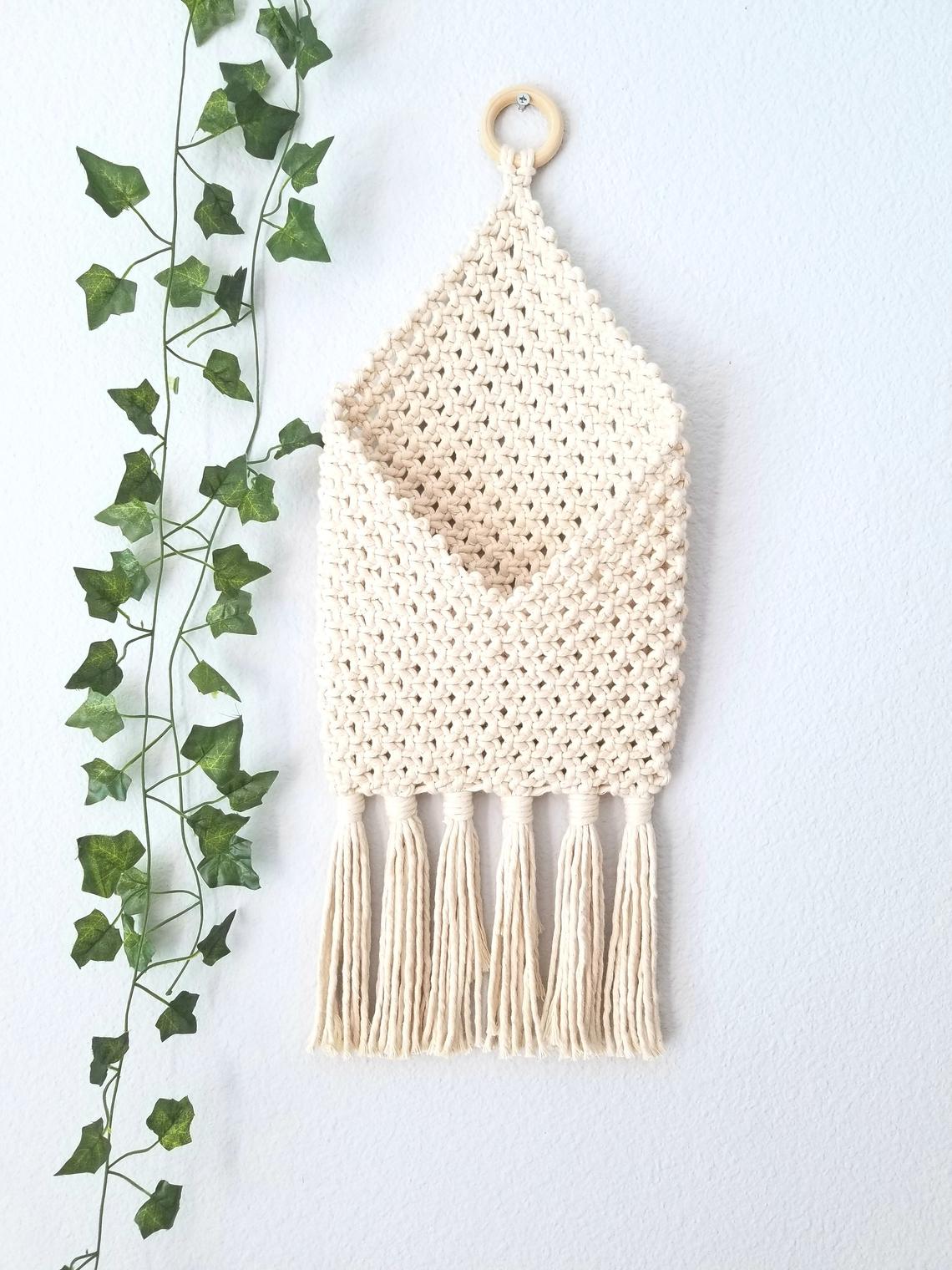 Túi Macrame treo tường tiện lợi TTM04- Đựng đồ tiện dụng, lưu trữ đa năng, trang trí phòng khách, phòng ngủ, quà tặng sinh nhật, tân gia ( Trang trí nhà cửa)