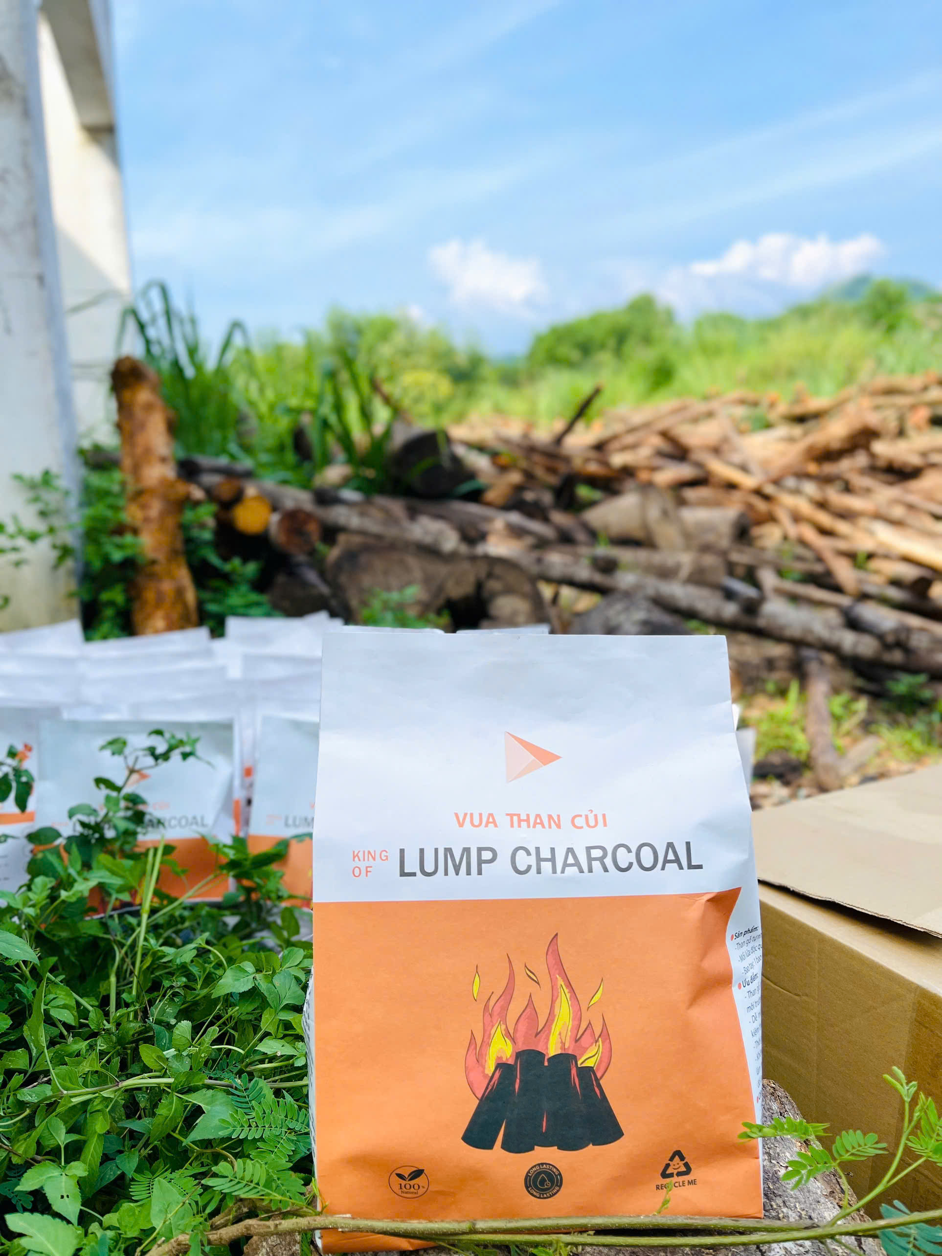 Than củi dễ mồi lửa, nhanh bén, tiện lợi