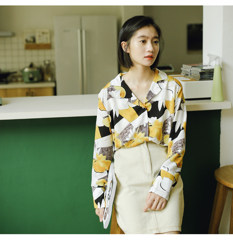 Áo sơ mi nữ cổ 2 ve form rộng họa tiết hoa vàng, thời trang phong cách trẻ