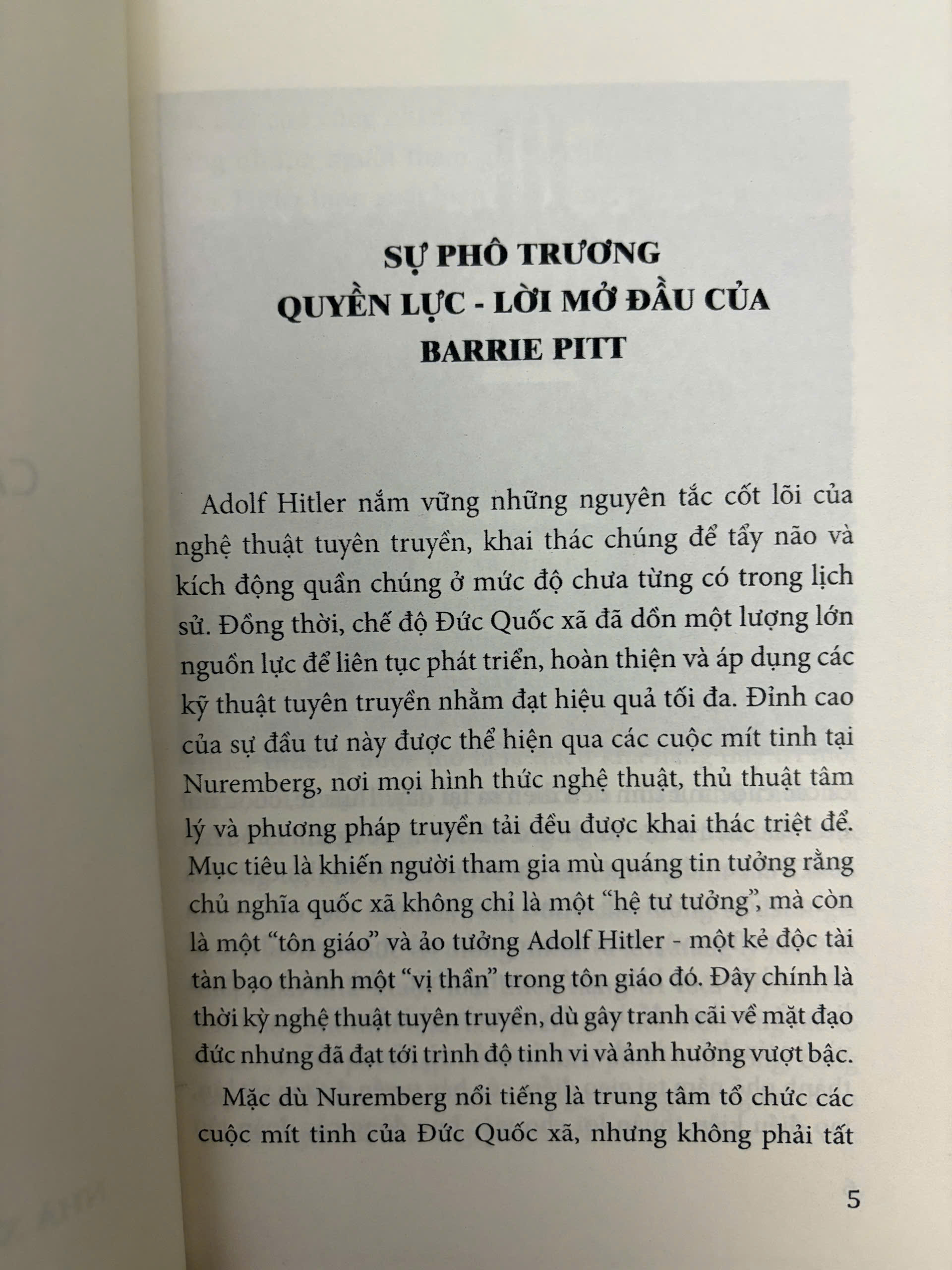 Sách : Các cuộc mít tinh Nuremberg