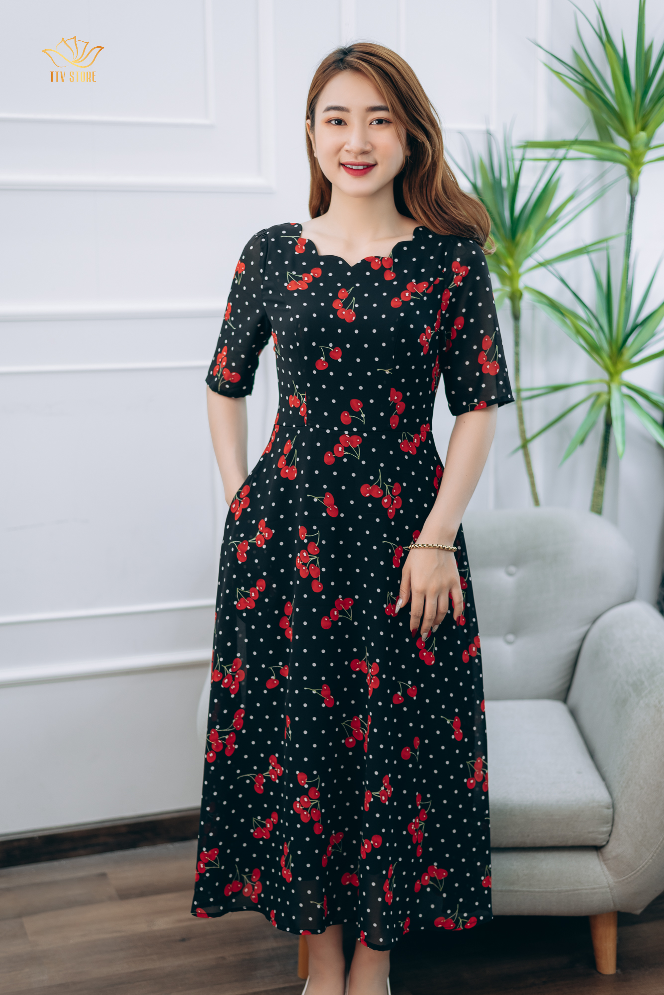 Đầm xòe thiết kế trung niên cao cấp quý phái Cổ sóng nước tay ngắn màu Đen Bi TTV STORE TTV1372