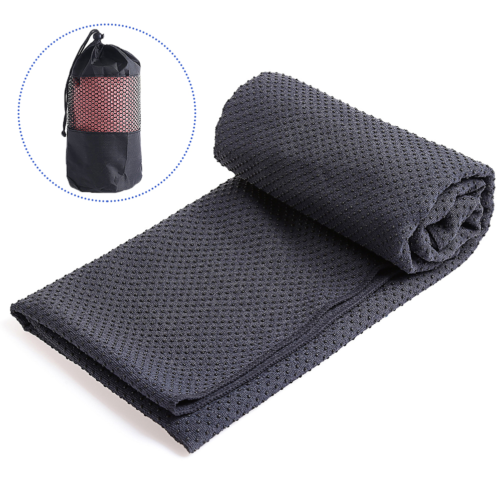 Khăn tập yoga chất liệu bằng vải sợi mang lại cảm giác mềm mại, thấm hút