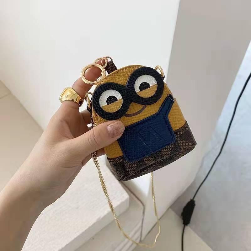 Túi đeo chéo Minion dễ thương cho bé KÈM HỘP xịn xò - Túi mini nữ đeo chéo hình minion đựng son, chìa khoá đi chơi, cafe