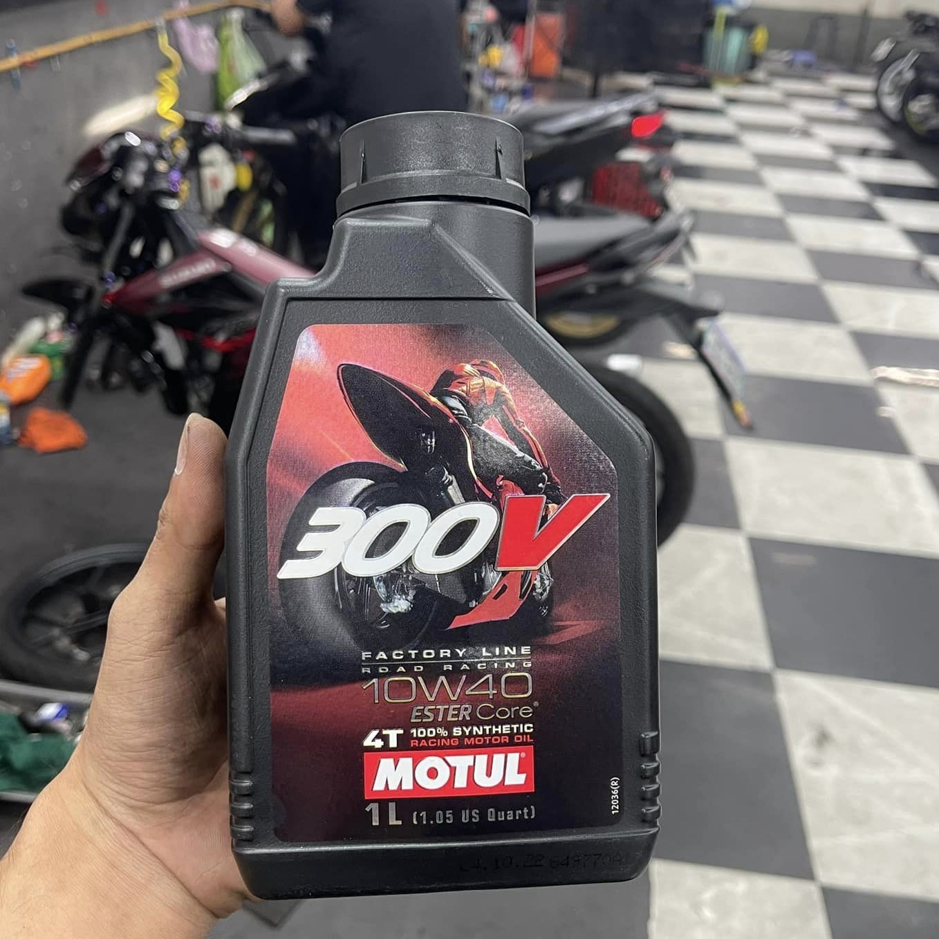Nhớt Motul 300V Factory Line 10W40