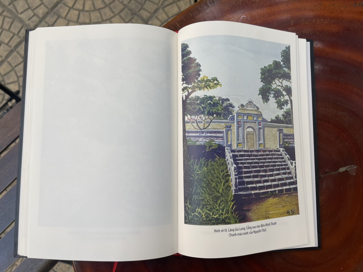 LĂNG GIA LONG - HUẾ - ĐIỀU KỲ BÍ – MaiHaBooks – NXB Khoa Học Xã Hội