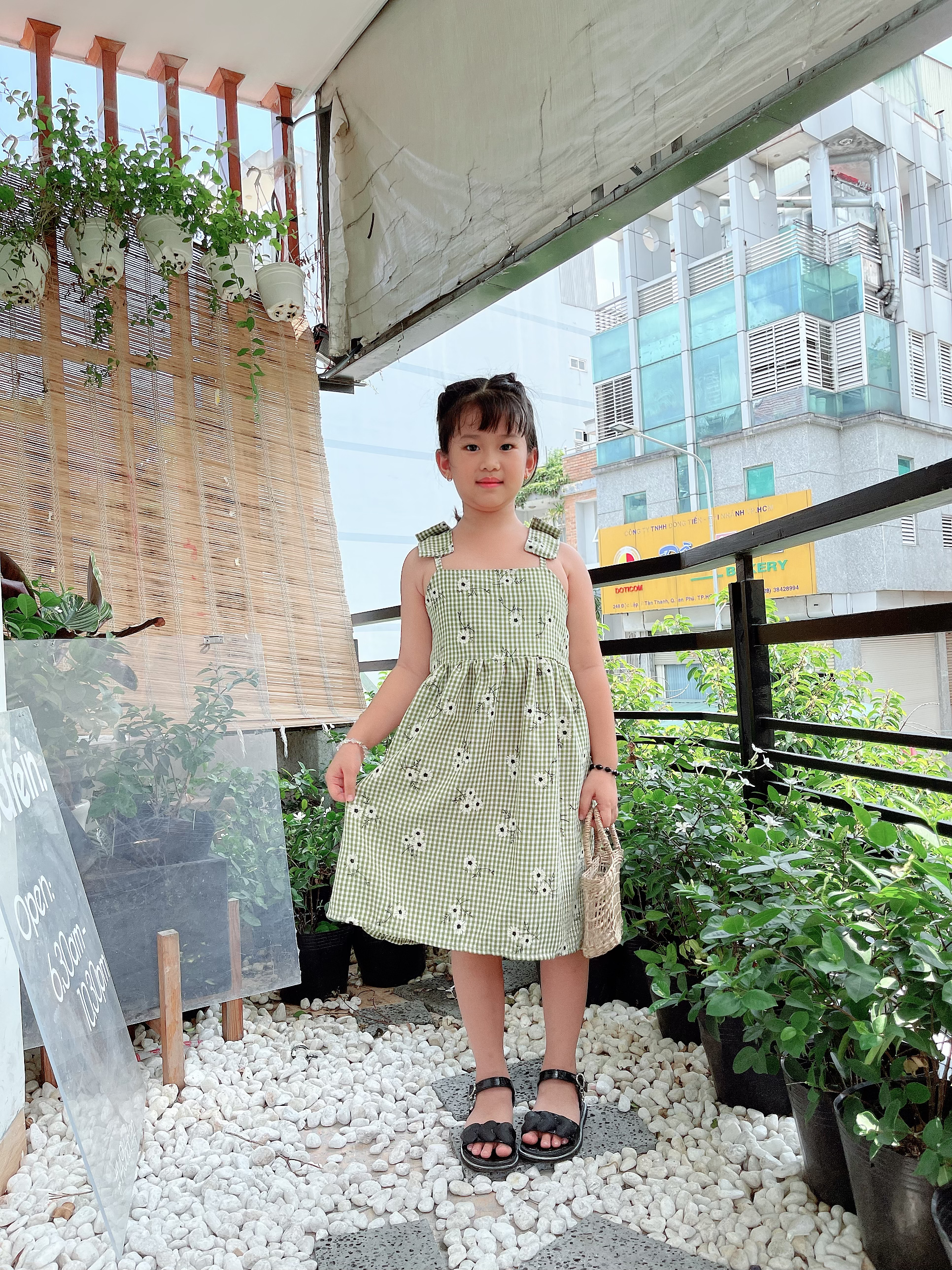 Váy 2 Dây Nơ Caro Hoa Bé Gái 4 Đến 28kg, Đầm Bé Gái Chất Thô Nhật Mềm Mướt