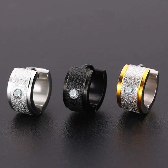 Bông Tai Nam Nữ Unisex Bản To Có Chạm Cát Titan Ko Đen TT 4152 – 1 Cặp