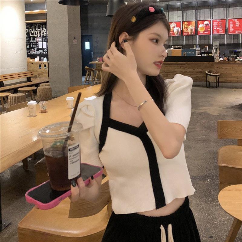 Áo len Montoghi dệt kim LINE GIỮA phối ÁO KHOÁC TAY PHỒNG cổ chữ V xinh xắn