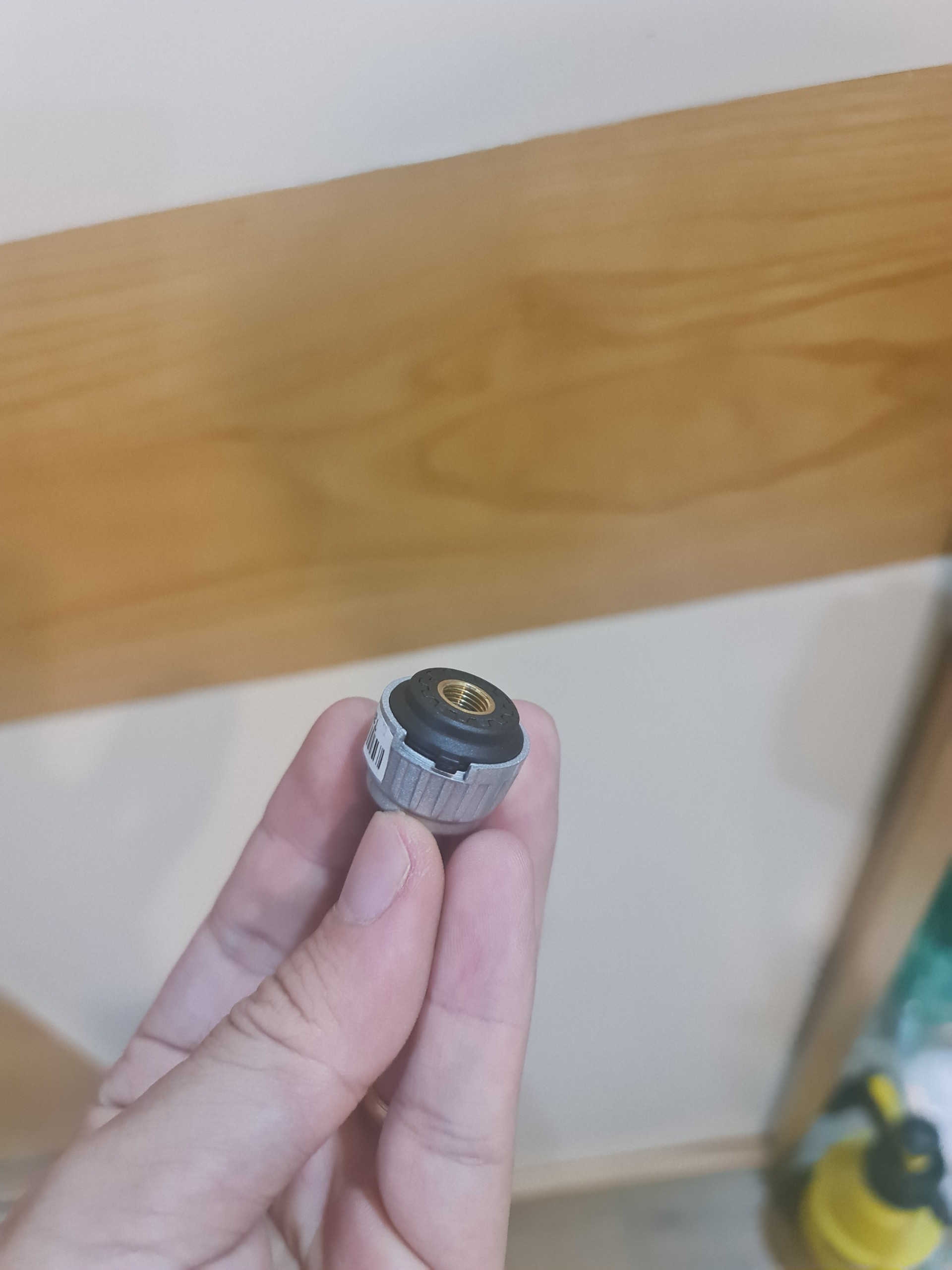 Van cảm biến áp suất lốp STEELMATE