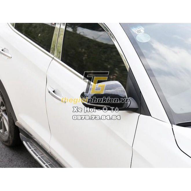 Bộ ốp gương chiếu hậu Hyundai Tucson 2022 vân Carbon cao cấp