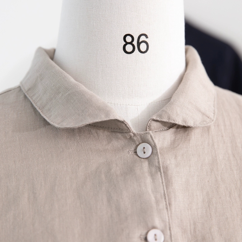 Đầm nữ chất liệu linen thoáng mát , có kết hợp giữa xẻ tà và cúc chạy dọc kèm dây rút eo tiện lợi , dáng babydoll siêu xinh Da216