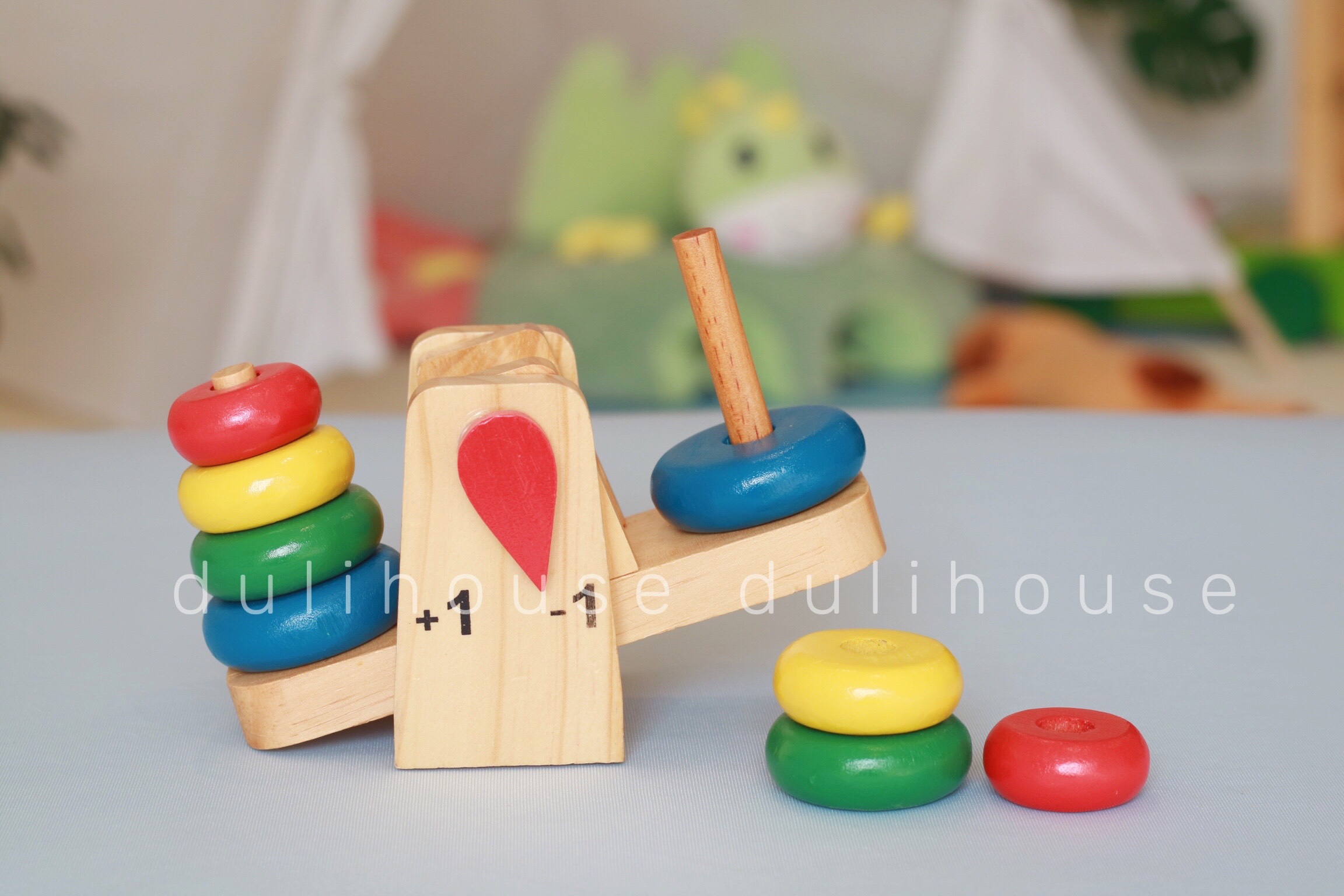 Cân thăng bằng gỗ mini dễ thương giúp bé nhận biết màu sắc và rèn luyện kỹ năng so sánh - Sản xuất tại Việt nam