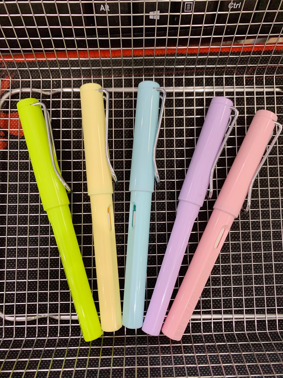 Bút chì vĩnh cửu (giao màu ngẫu nhiên)