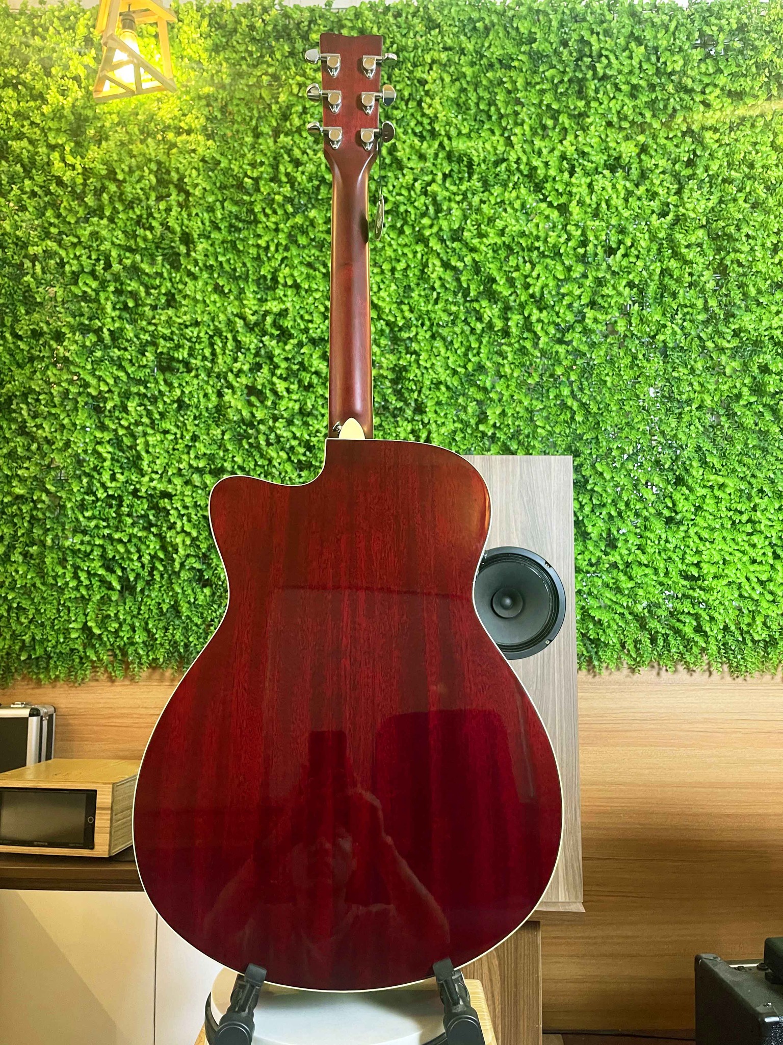 Đàn Guitar Yamaha FSC-TA TransAcoustic Ruby Red