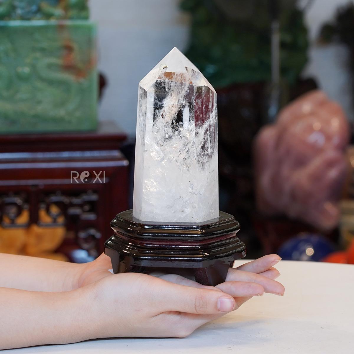 Trụ đá thạch anh trắng 0,88kg - 18,5cm