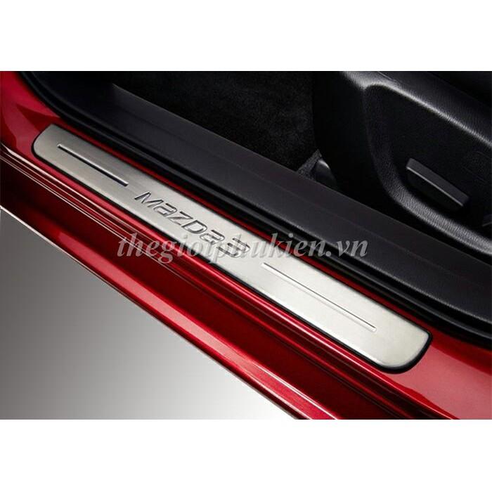 Bộ Ốp bậc, Nẹp bước chân Mazda 3 - Mẫu INOX