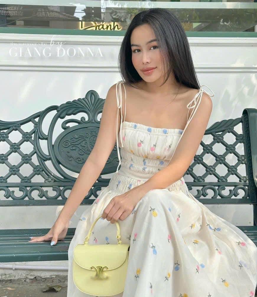 Đầm 2 dây vai nơ thêu hoa nổi đầm maxi