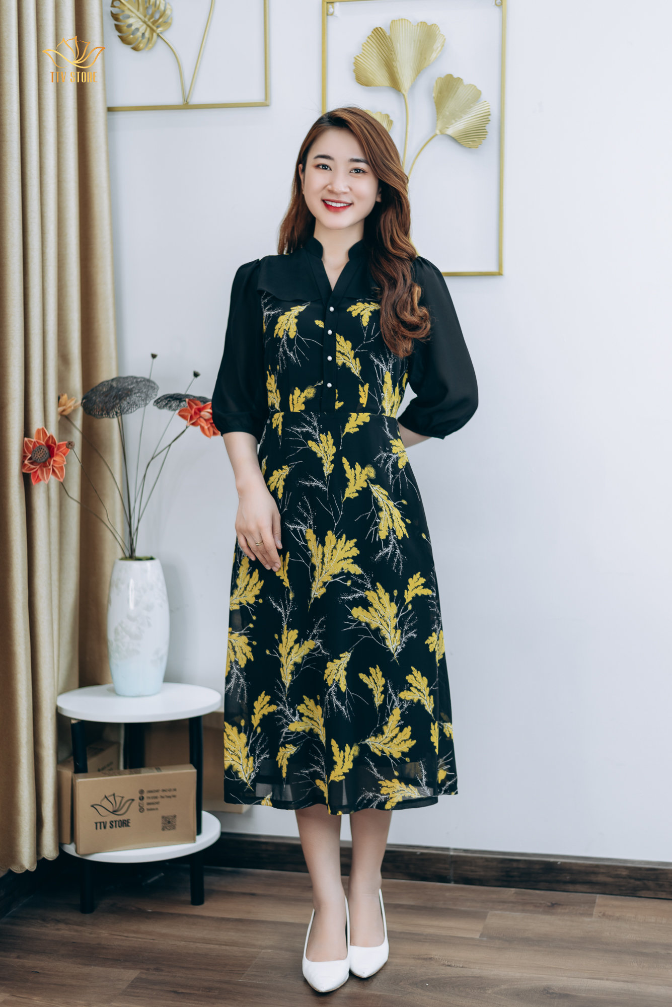 Đầm form A thiết kế trung niên sang trọng cao cấp Cổ trụ kết ngọc tay lỡ màu Đen lá vàng TTV STORE TTV1303