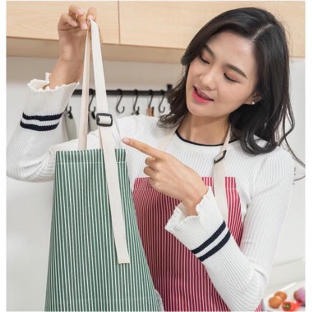Tạp Dề Chống Nước SWEETY Họa Tiết Kẻ Sọc Dày Dặn Có Túi Và Miếng Lau Tay