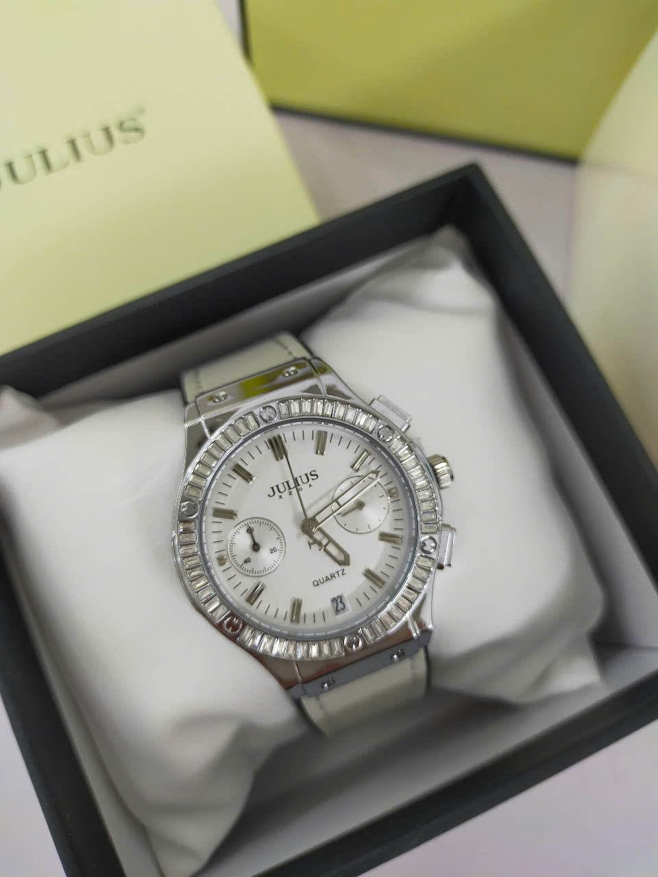 Đồng hồ nữ Julius JA-1490 kiểu dáng thể thao trẻ trung