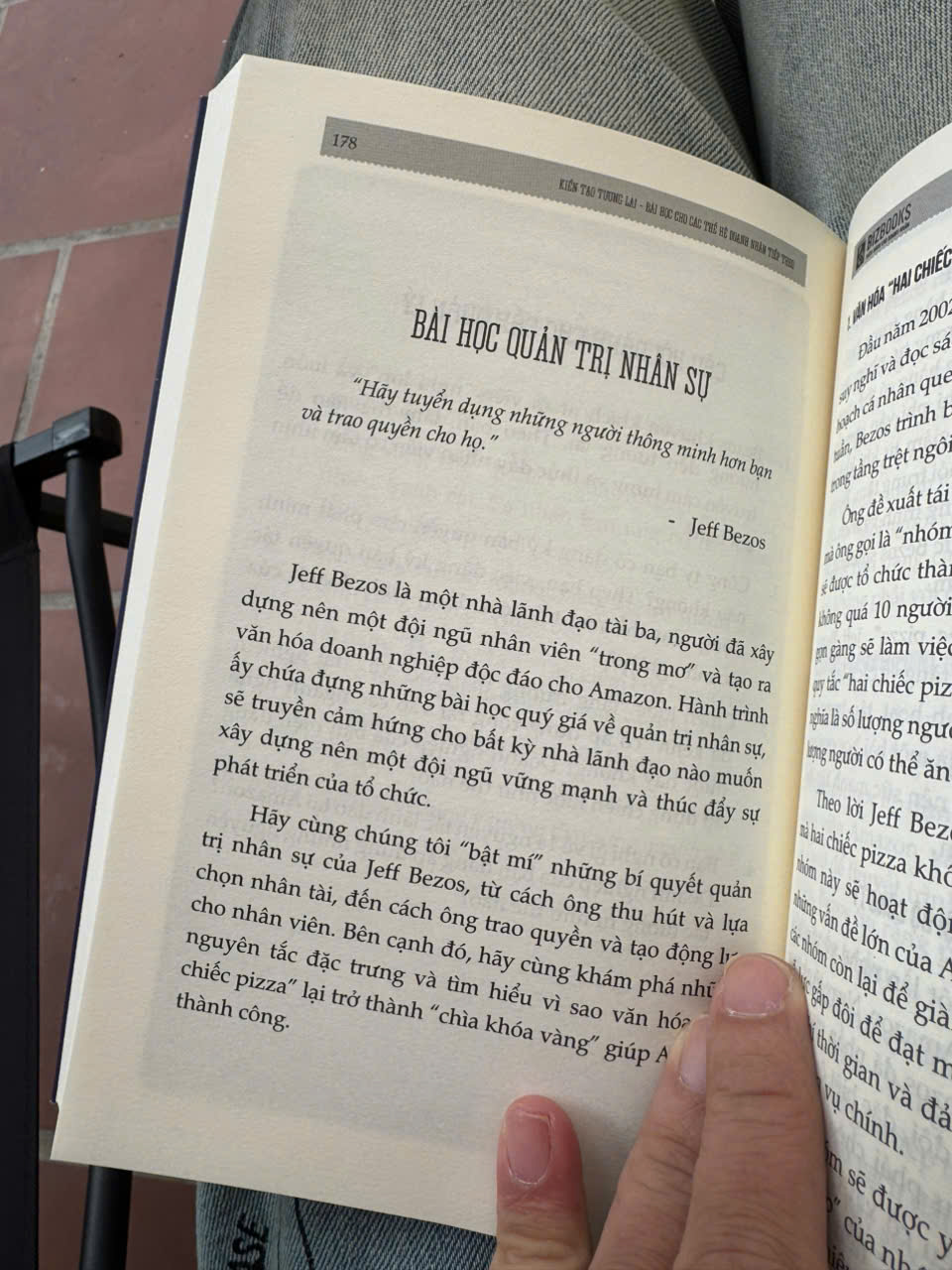 JEFF BEZOS: Gã &quot;Phù Thủy&quot; Ngành Thương Mại Điện Tử - The Gurus - Chuyên gia Nguyễn Hoàng Phương Hiệu đính - Bizbooks