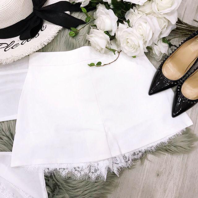 Set áo sơmi viền ren + chân váy phối ren