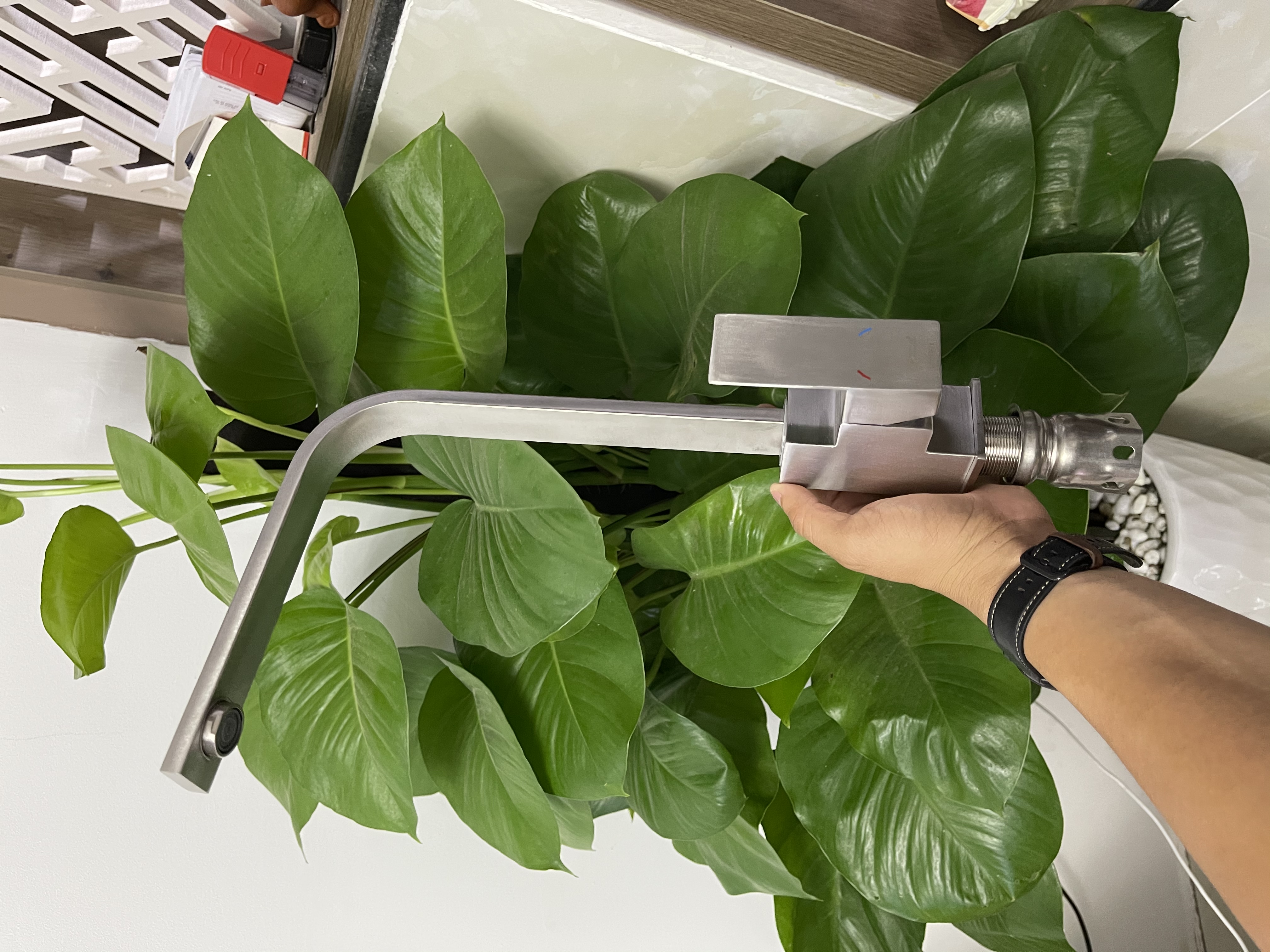 Vòi rửa chén nóng lạnh vuông inox