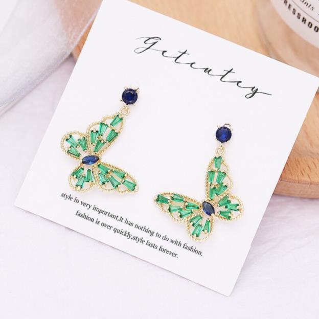 Khuyên tai mẫu hồ điệp đá phong cách trẻ trung