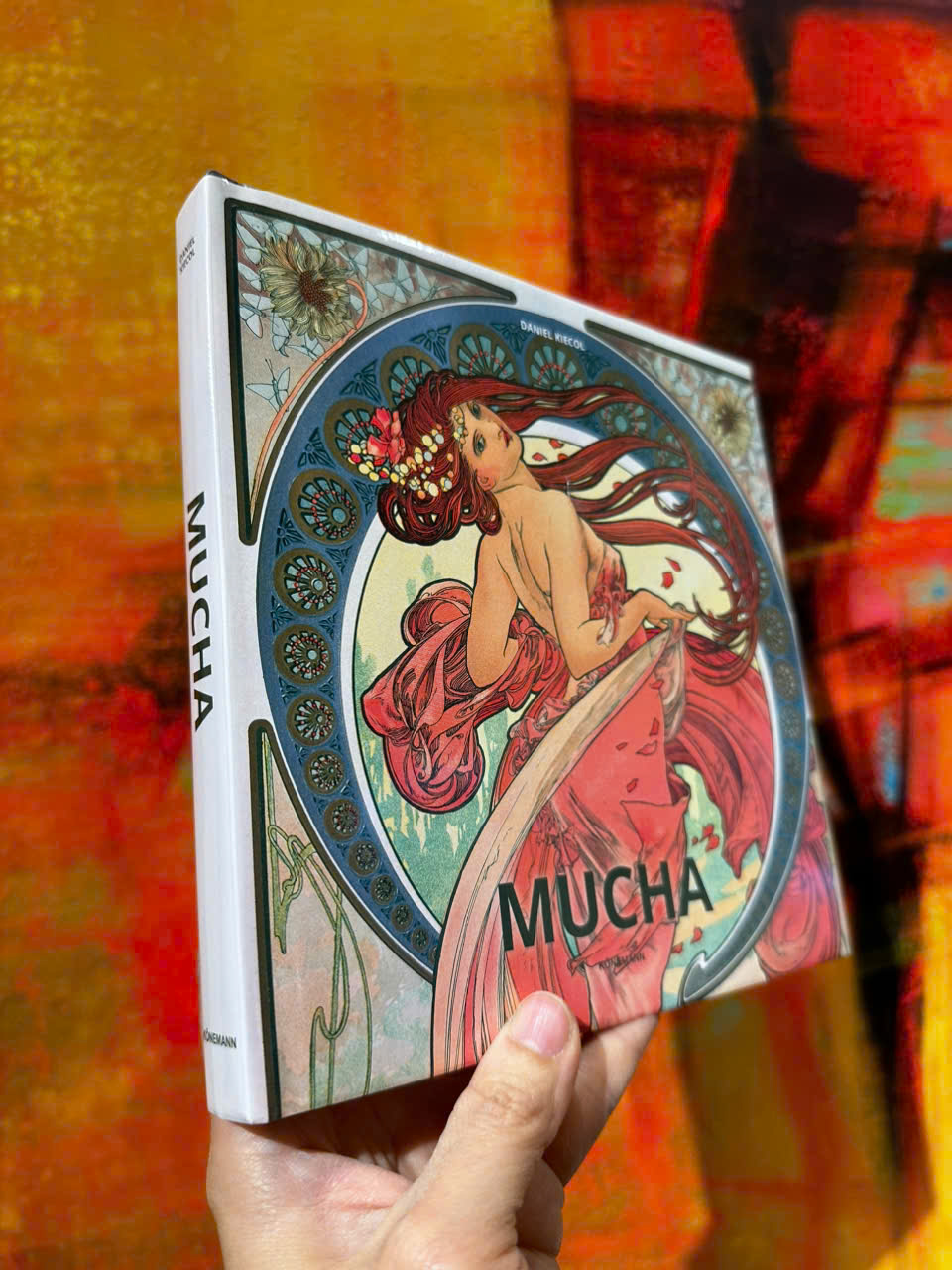 Sách - Mucha by Daniel Kiecol - Nghệ thuật tiếng Anh/ Art Book in English