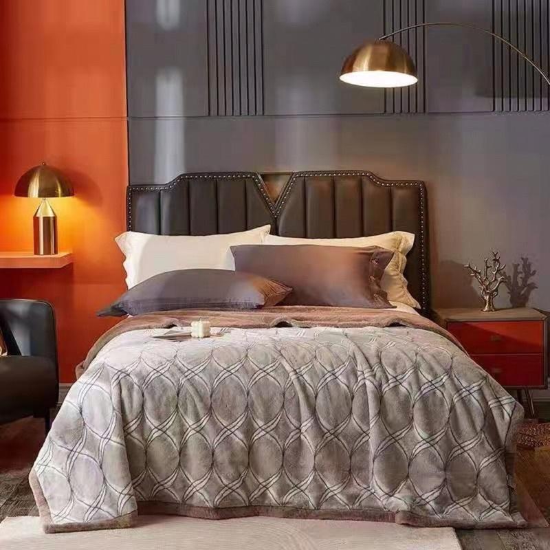 Chăn lông chồn họa tiết kèm túi sang cao cấp 4kg2