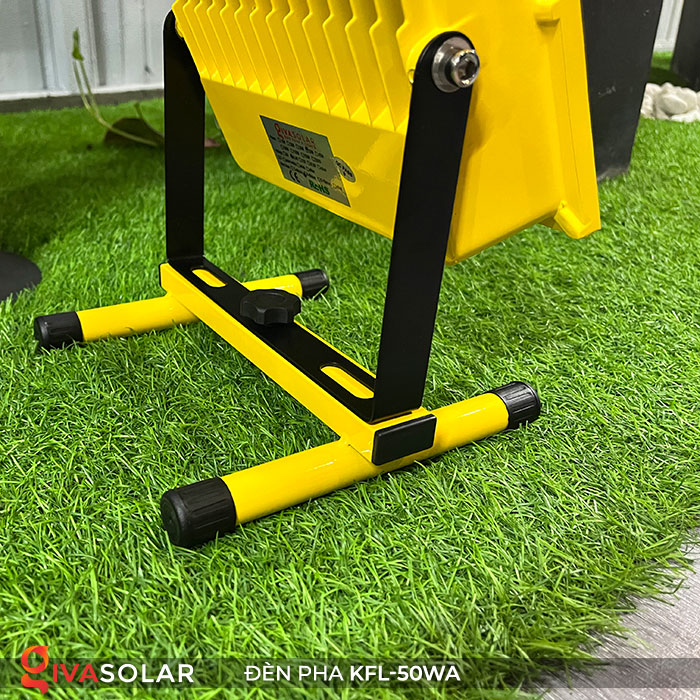 Đèn Pha Sạc điện GIVASOLAR GV-KFL-50WA