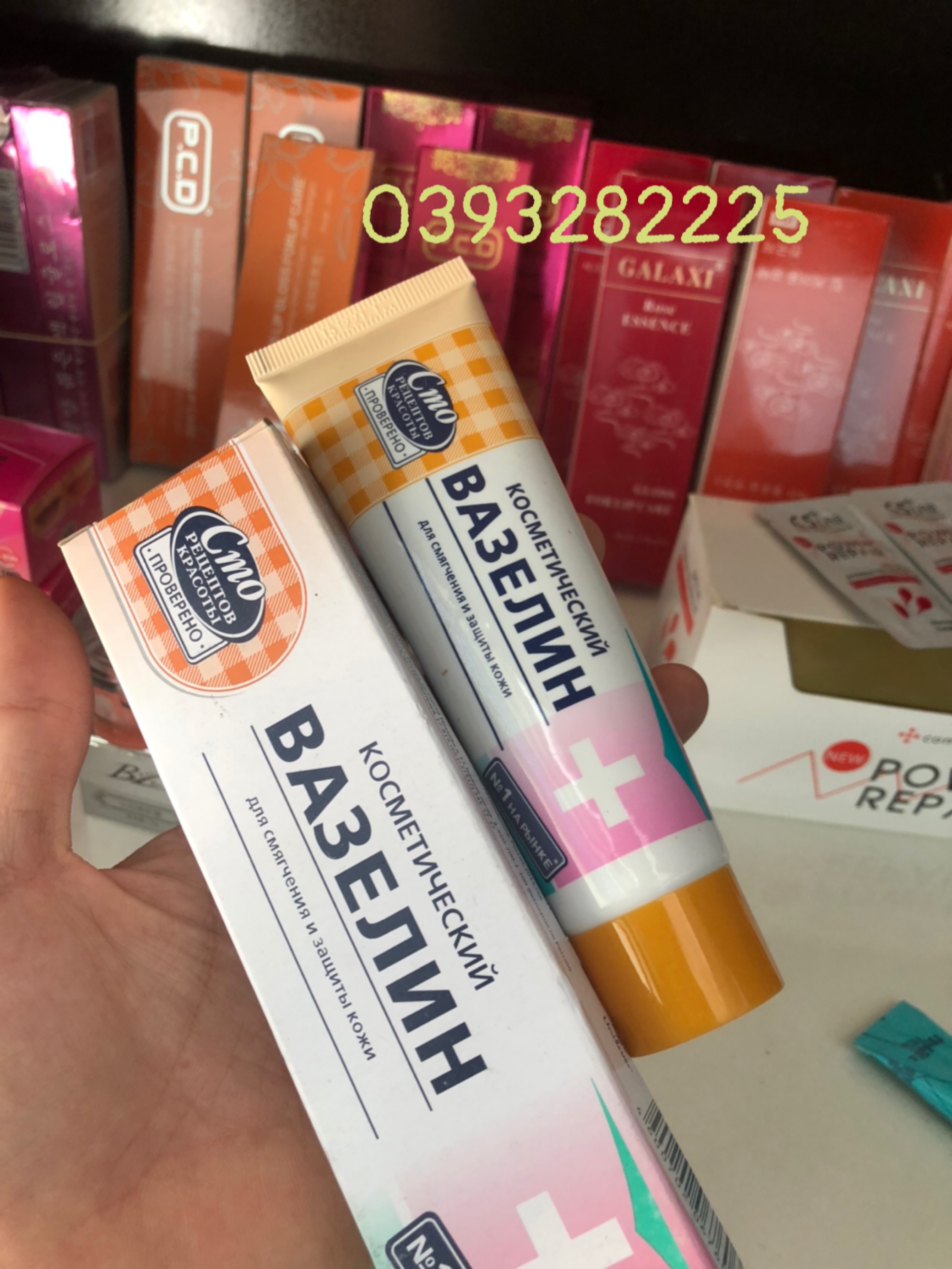 Dưỡng mềm môi sau phun xăm Vaseline chuẩn Nga